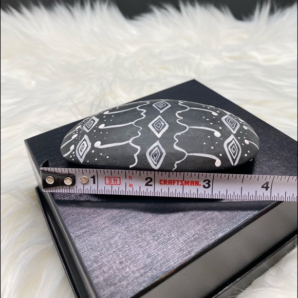 NWOT Black & White Oval Wooden Barrette - Picture 3 of 5